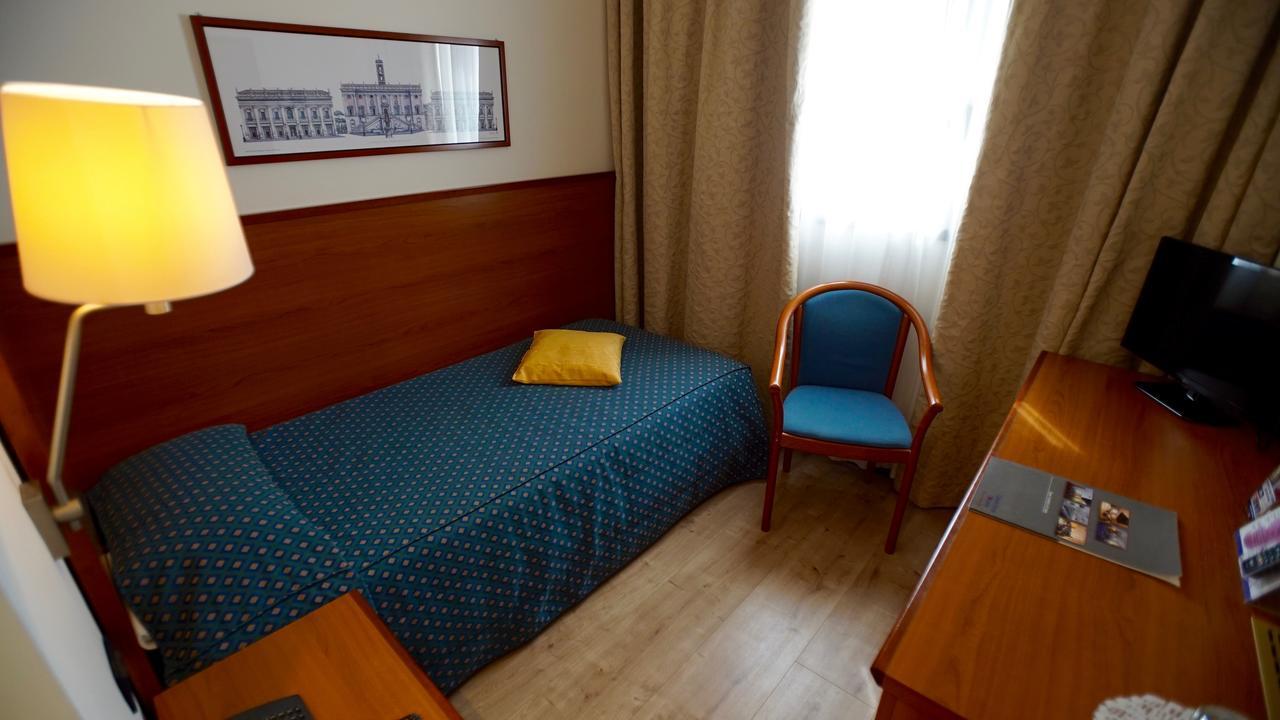 Classic Hotel Tulipano Terni Esterno foto